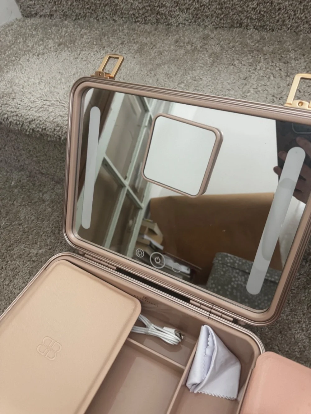 Beautifect Box – Rose Gold Lighted Makeup Vanity Case